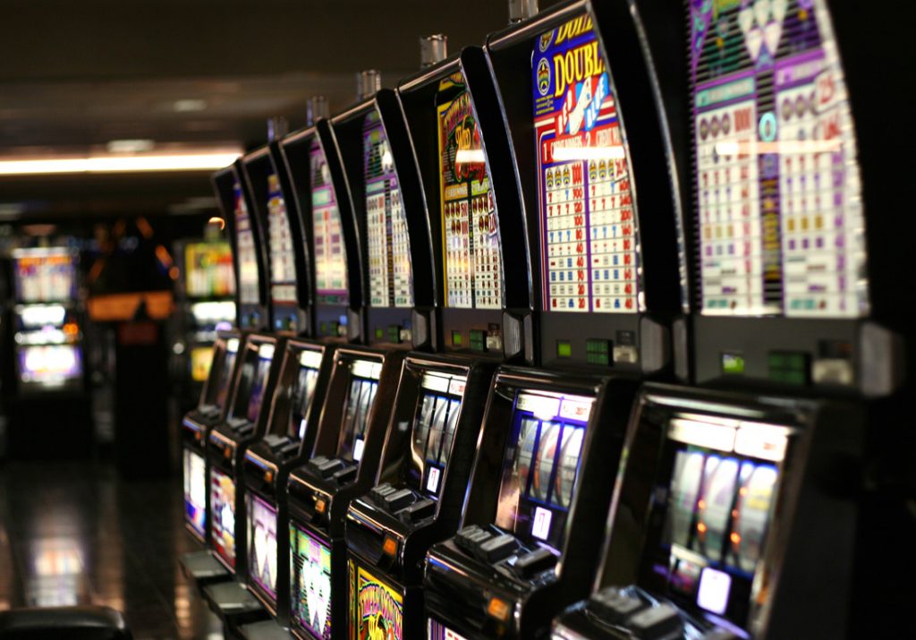 Why playing online slot game Malaysia is a better choice? - TyN Magazine